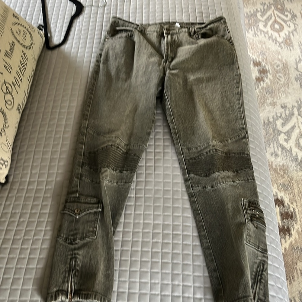 Diane Gilman Womans Olive Jeans - Picture 6 of 6
